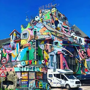 Sebarozvoja S Moznostou Ziskania Inspirujucich Prostriedkov Na Zmenu Interieru Hotel Bratislava