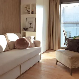 Apartment Opera By Zoom