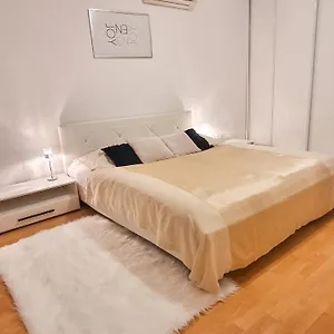 Apartment Modern & Cozy Near Hockey & Football Arena Bratislava