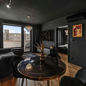 Lam Black - Ac - Balcony Apartment *