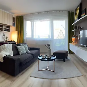 Modern 2 Apt With Free Parking And Wi-fi, Self Check-in