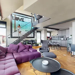 Stylovy Loft S Ohromnou Terasou *