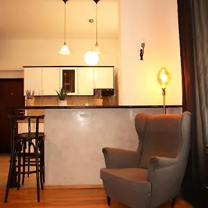 Cozy In The Middle Of Apartment *