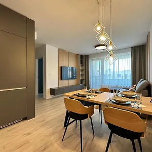 Novy V Centre, Vyhlad Na Hrad Bratislava