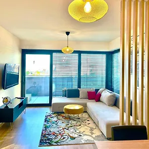 Apartment Dizajnovy Apartman - Tehelne Pole - Free Parking