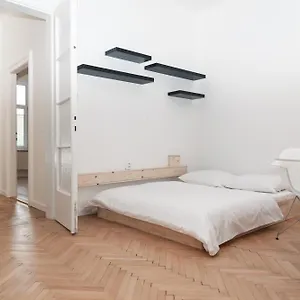 Apartment Old Town Oasis - Chic Comfort & Elegance
