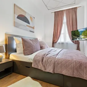 Apartment Luxe Living At Old Town Center *