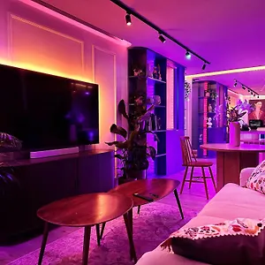 Ambient Lounge With Sundeck And Free Parking Apartment Bratislava