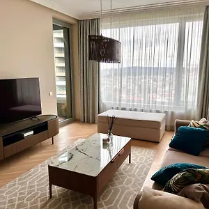 Apartment Sky Park Elegance