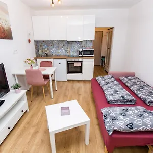 Apartment Near The Ondrej Nepela Winter Stadium Bratislava