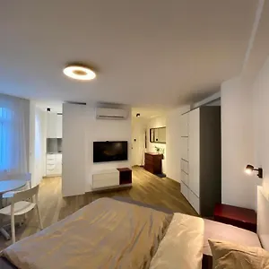 Lovely In The Centre Apartment *