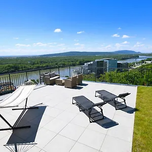 Hotell River View