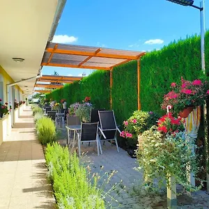 Cozy With Garden In Guest house