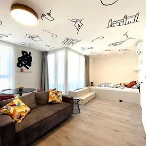 Peak At Danubius Apartment *