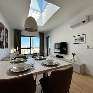 Apartment Brand New, Center, Free Parking, Ac