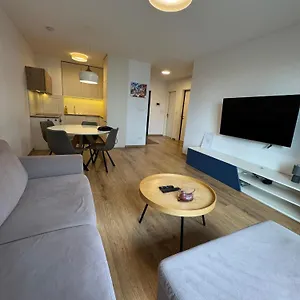 Apartment Ah Urban House *