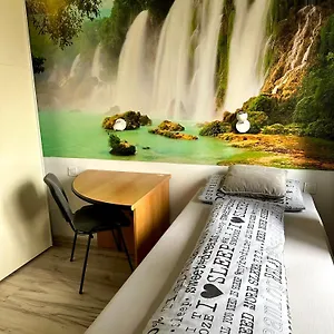 Vlastna Izba 5min Od Letiska Homestay *