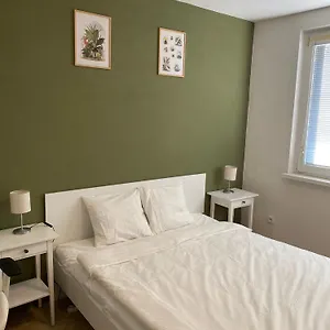 Cozy, Bright With Free Parking * Bratislava