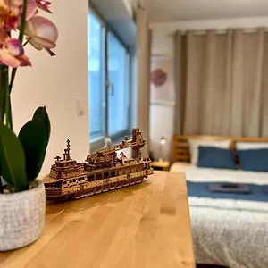 Apartment Adm Peaceful In Center- Wifi, Coffee, Ac *