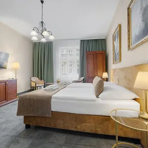 Hotel Reverie 3*