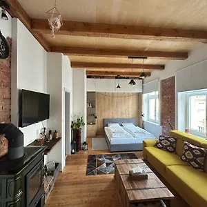Moderny V Starom Meste Apartment