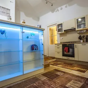 Luxury Air-conditioned In Old Town * Bratislava