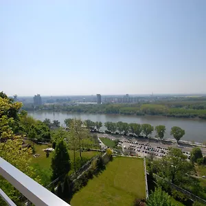River View 3*