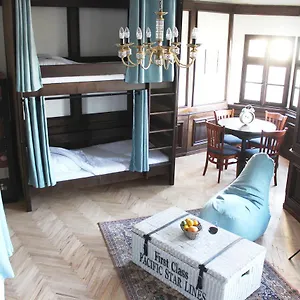 Zeitlos Boutique Hostel *