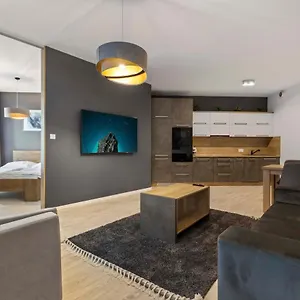 Lam Anthracite W Ac & Balcony Apartment *