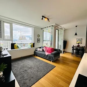 In Panorama On 25th Floor - Amazing View Close To Old Town Apartament *