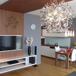 Apartment Modern With A View Of Slavin *