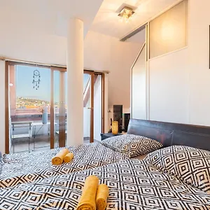 Royal Vista Apartment, Free Parking *