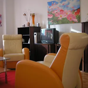 Vacation Apartment *