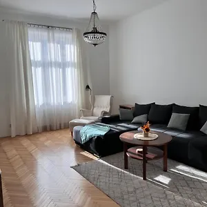 Stylish Flat In Centre Apartment *