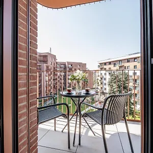 Zwirn Centre Apt,free Parking Business&pleasure Apartment